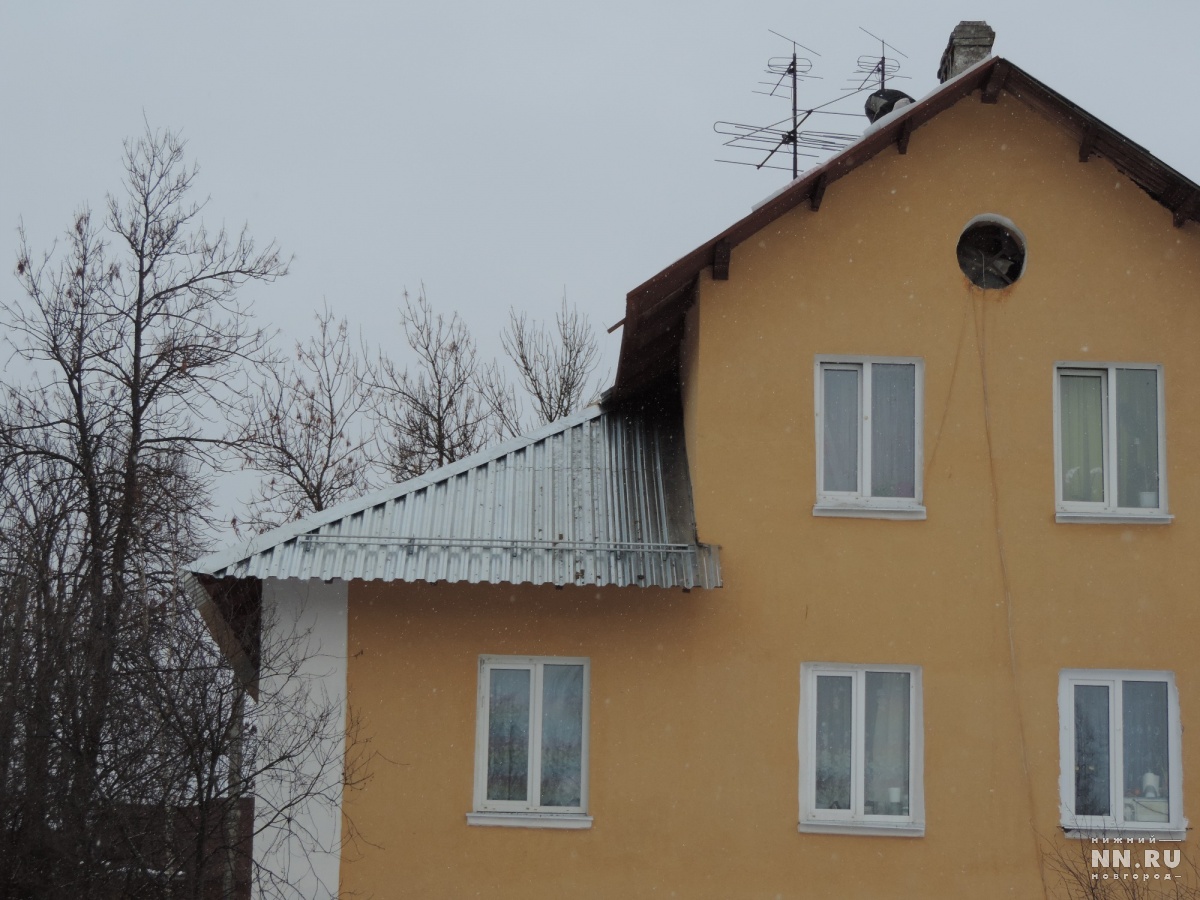 Капремонтпо-нижегородски: замена крыши на Янки Купалы затягивается из-за непогоды